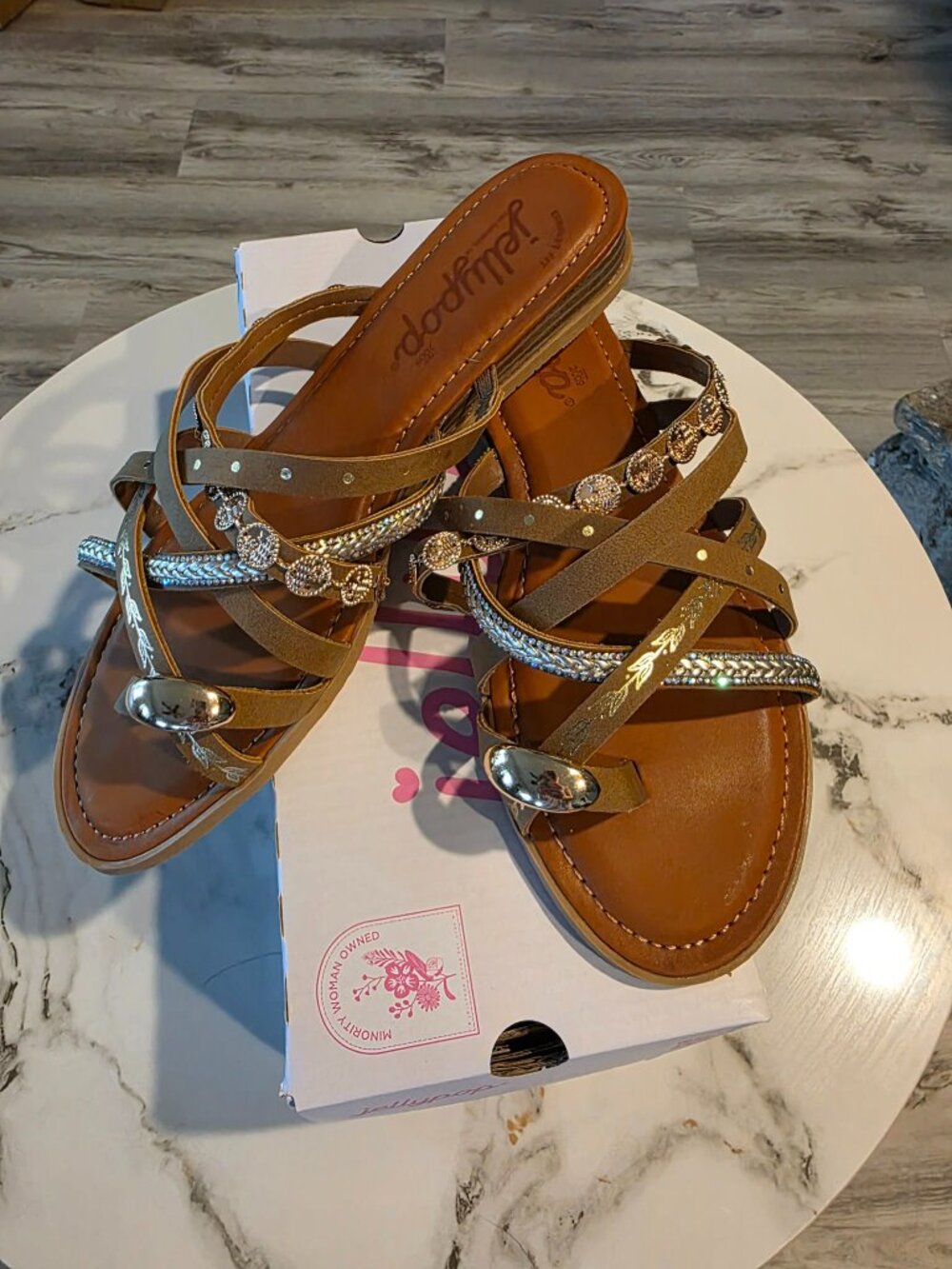JellyPop Calessi Flat Sandals in color Tan Smooth Size 9.5M - Brand New